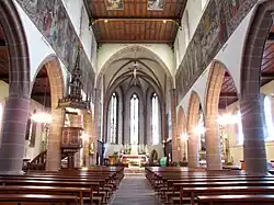 La nef et le chœur.