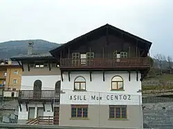 L'asile d'enfants Mgr Louis Centoz, également siège de la bibliothèque communale.