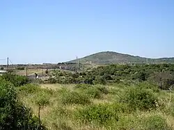 Vue du mont Saint-Baudille dans le massif de la Gardiole depuis Saint-Jean-le-Sec.