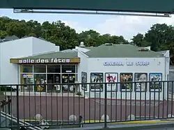Le cinéma « Le surf ».