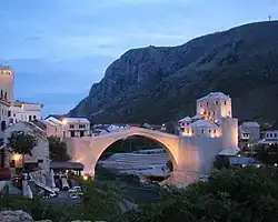 Le pont Stari Most, à Mostar (XVIe siècle, Bosnie-Herzégovine).