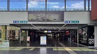 Accès au couloir sous voies.