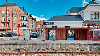 Place de la gare, vue depuis le quai.