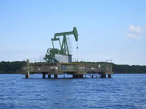 Chevalet de pompage à Parentis.