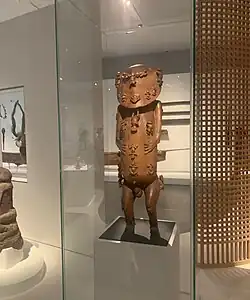 Statue du dieu A'a exposée au Musée de Tahiti et des Îles.