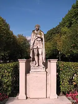 Statue de Perronet en 2007.