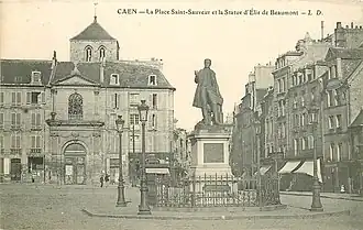 Carte postale représentant la place Saint-Sauveur avec la statue d'Élie de Beaumont.