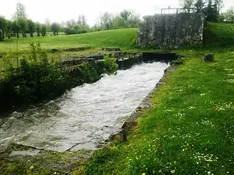 Le canal de l'ancienne turbine.