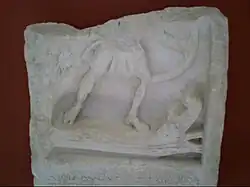 Stèle funéraire (A1). Hoplite à la proue d'un navire