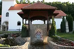 La fontaine commémorative.