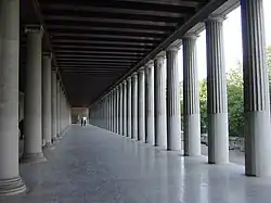 Portique de la stoa d'Attale à Athènes.