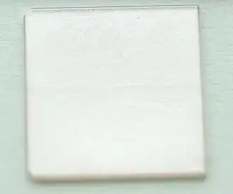 Monocristal de SrTiO3 synthétique.