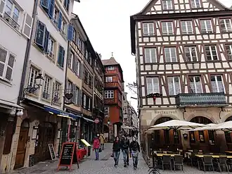 Le no&nbsp;5 à l'angle de la rue du Maroquin.