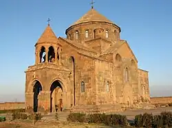 L'église Sainte-Hripsimé, Etchmiadzin.