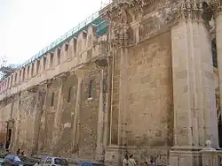 Colonnes doriques du temple d'Athéna, incluses dans le mur nord de la cathédrale de Syracuse.