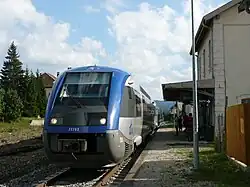 TER La Chaux de Fonds-Besançon Viotte en gare de Gilley.