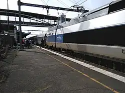 Une rame TGV Atlantique, pour le pèlerinage.
