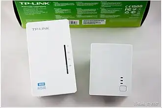 Boîtiers TP-Link : adaptateur (extender) CPL → Wi-Fi.