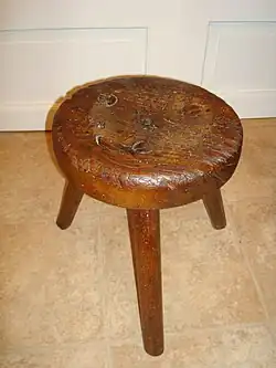 Autre tabouret pour traire.