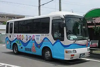 Bus Taco desservant la gare.