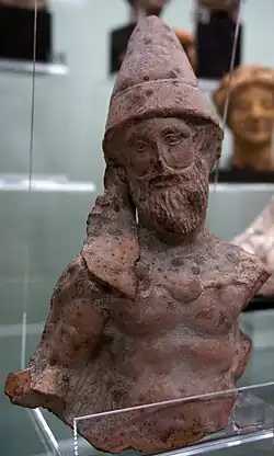 Figure d'autel (Ve&nbsp;siècle&nbsp;av. J.-C.).