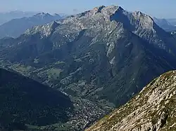La vallée de Thônes et la Tournette depuis le mont Lachat 2&nbsp;351&nbsp;mètres.