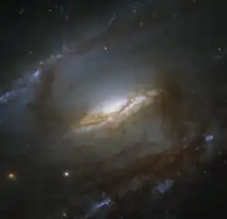 Le centre de NGC 5792 par le télescope spatial Hubble.