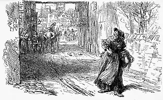 Rue étroite, au premier plan, une femme âgée, l'air hagard, poings serrés, prend la fuite, se retournant vers la foule, sur la place, qui regarde la scène