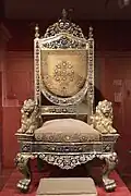 Trône du Raja de Bénarès. Seconde moitié du XIXe&nbsp;siècle, de facture nord-indienne.