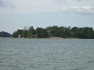 Tiirasaari vue depuis l'ouest de Lauttasaari