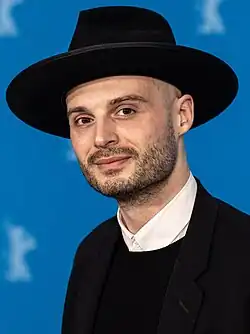 Description de cette image, également commentée ci-après