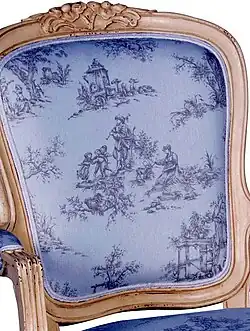 Toile de Jouy tendue sur un fauteuil.