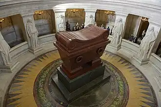 Socle du tombeau de Napoléon Ier à l'Hôtel des Invalides
