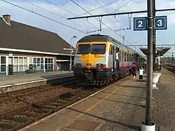 Intérieur de la gare et train