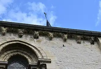 Les modillons sculptés.