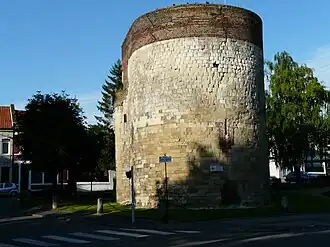 la tour Saint-Fiacre.