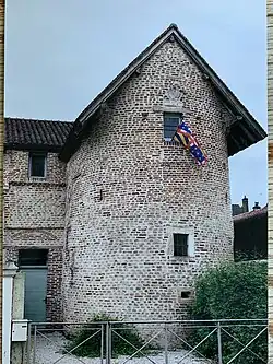 La tour Saint-Pierre.