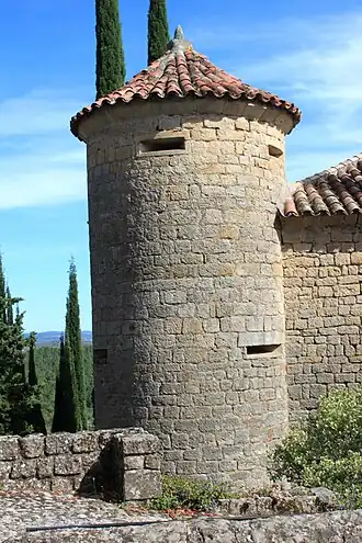 Une tour du château de Lamothe.