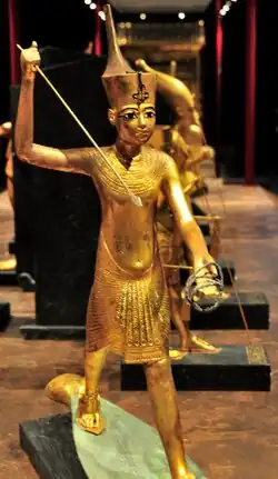 Toutânkhamon la lance à la main. XVIIIe&nbsp;dynastie.