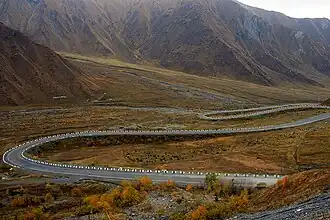 Montée au tunnel de Roki