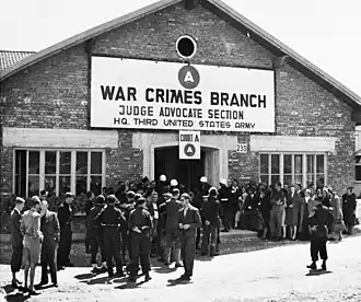 Le tribunal militaire de Dachau occupait l'un des bâtiments du camp de concentration de Dachau.