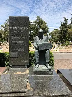Tombe et monument d'Anibal Troilo au Cimetière de la Chacarita, Buenos-Aires, Argentine