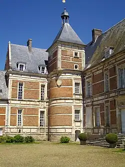 La tour du Temps du château de Troissereux.
