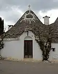 Trullo avec son toit en cône.