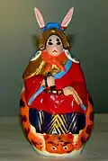 Figurine asiatique représentant un lapin costumé, XXIe&nbsp;siècle.