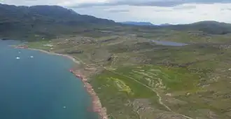 Qassiarsuk sur la rive nord-ouest du fjord