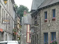 Une rue de Moncontour.