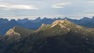 Vue des faces occidentales des Untere et Obere Gottesackerwände.