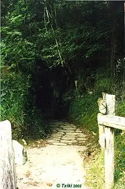 Entrée de la grotte d'Urdazubi (Navarre).