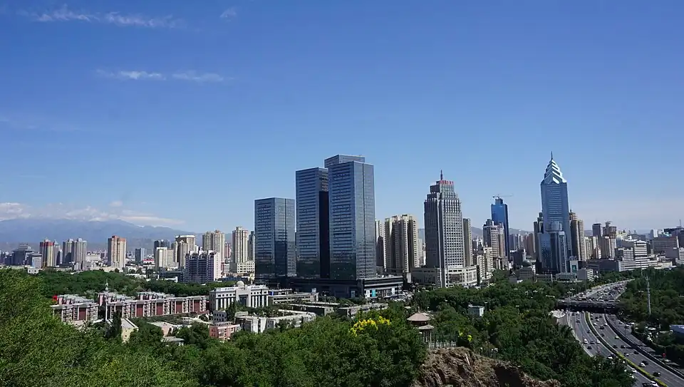 Vue sur Urumqi, capitale du Xinjiang, en 2019.